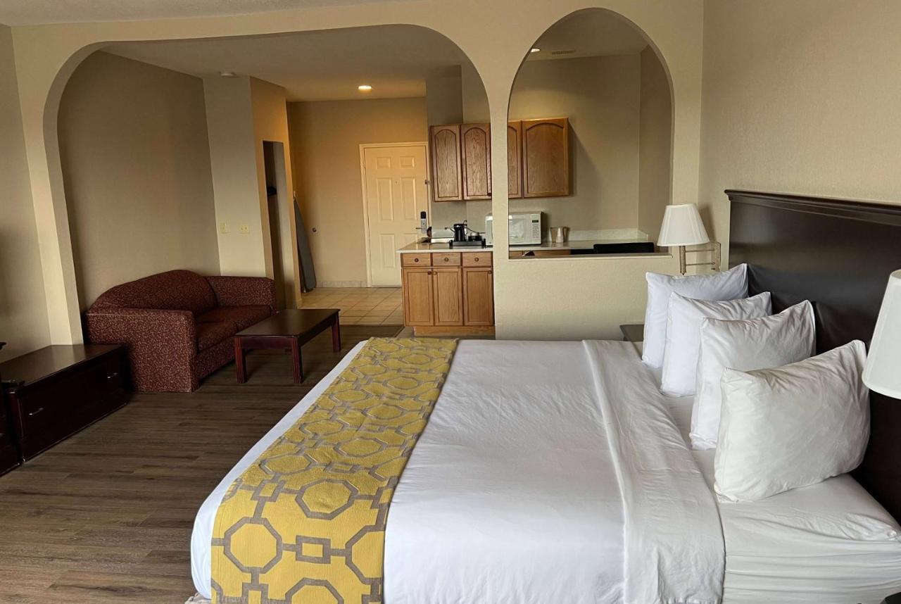 Baymont By Wyndham Houston Brookhollow Exterior foto